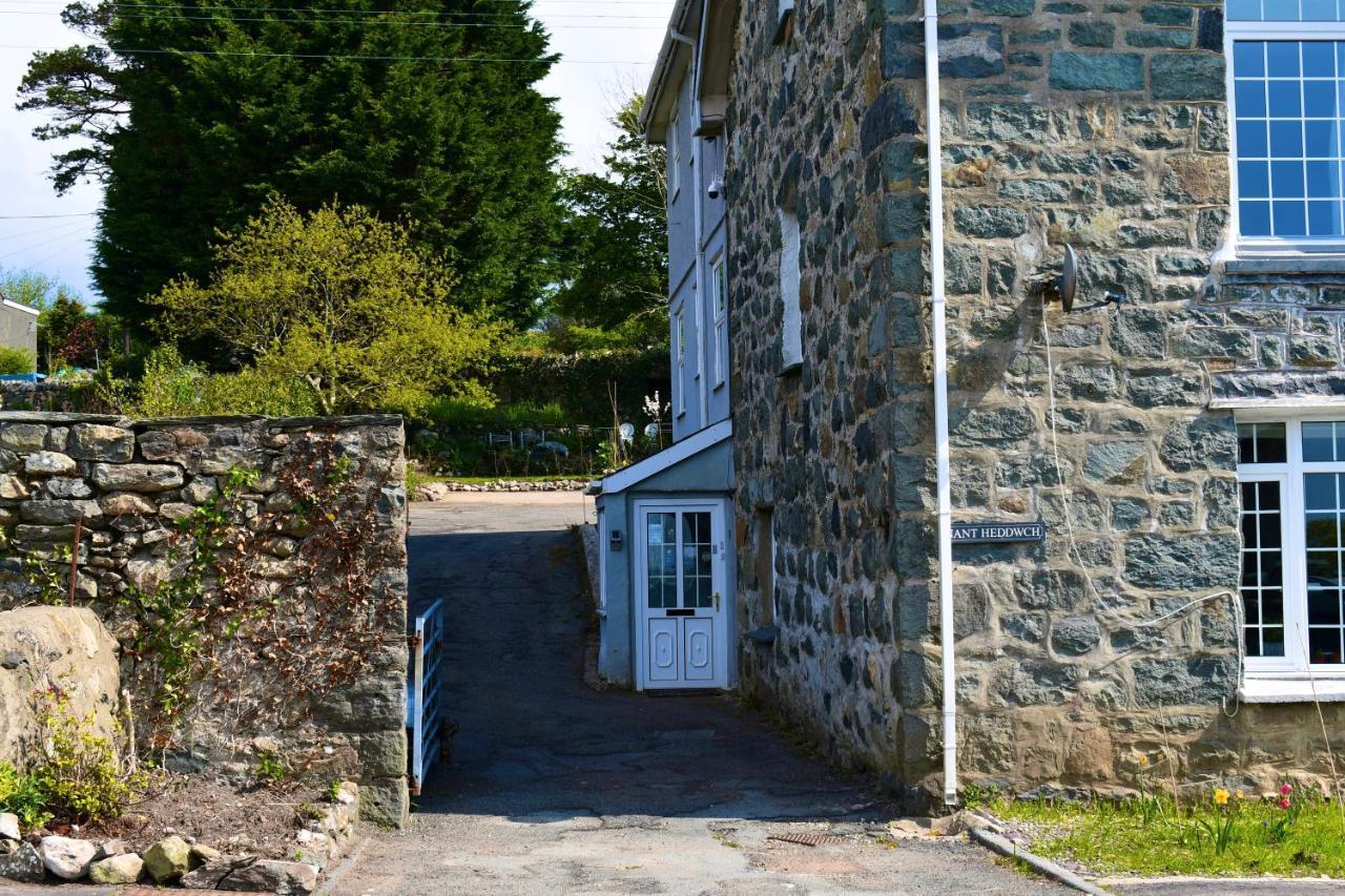 Spacious 3 Bedroom Garden Apartment In Snowdonia National Park Garndolbenmaen ภายนอก รูปภาพ
