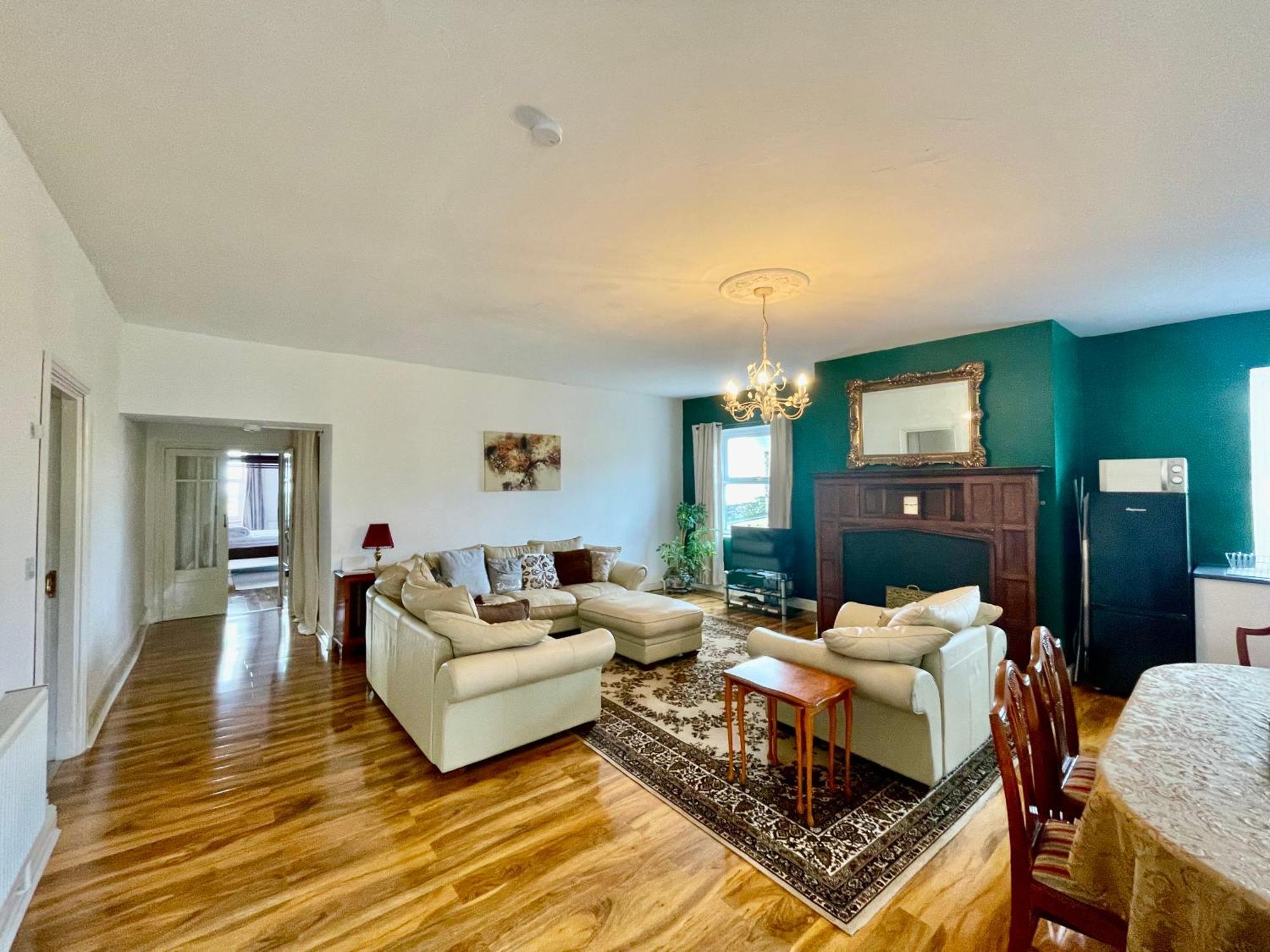 Spacious 3 Bedroom Garden Apartment In Snowdonia National Park Garndolbenmaen ภายนอก รูปภาพ