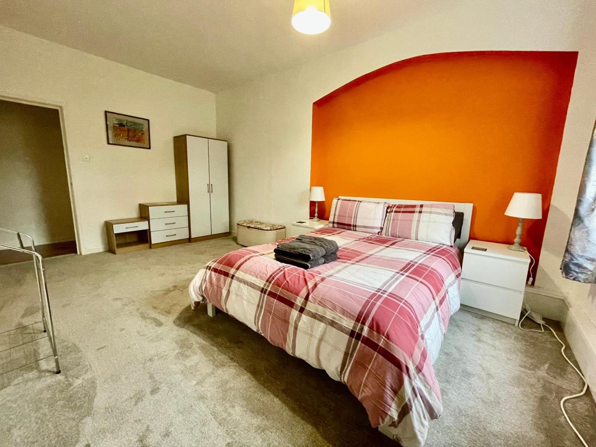 Spacious 3 Bedroom Garden Apartment In Snowdonia National Park Garndolbenmaen ภายนอก รูปภาพ